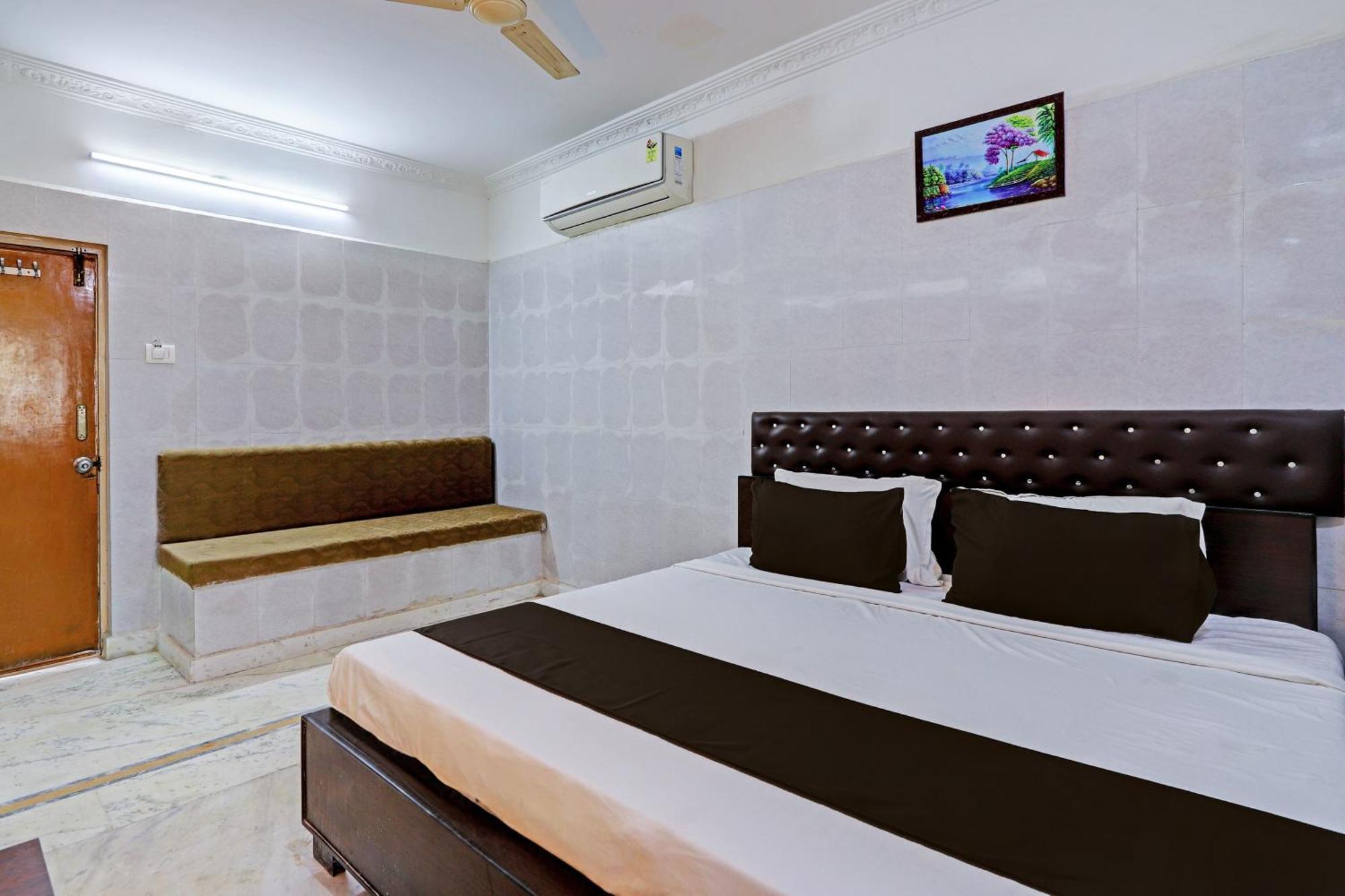 Hotel O Golden Pride Shamshabad Bagian luar foto