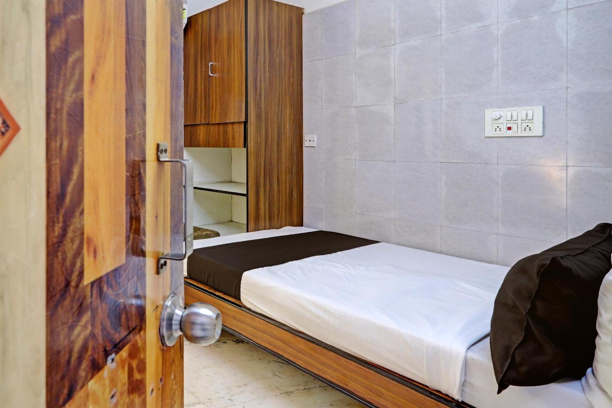 Hotel O Golden Pride Shamshabad Bagian luar foto