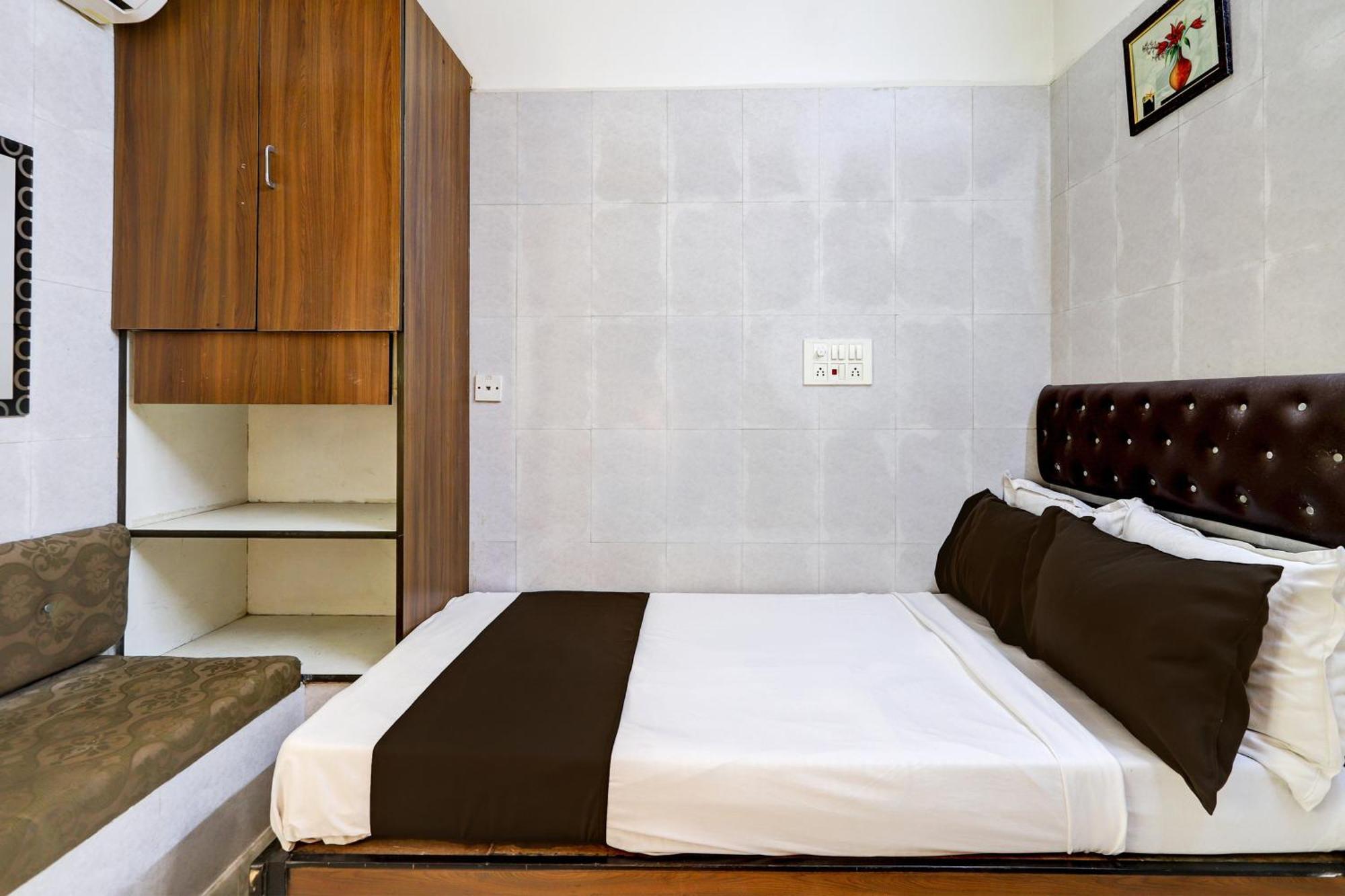 Hotel O Golden Pride Shamshabad Bagian luar foto